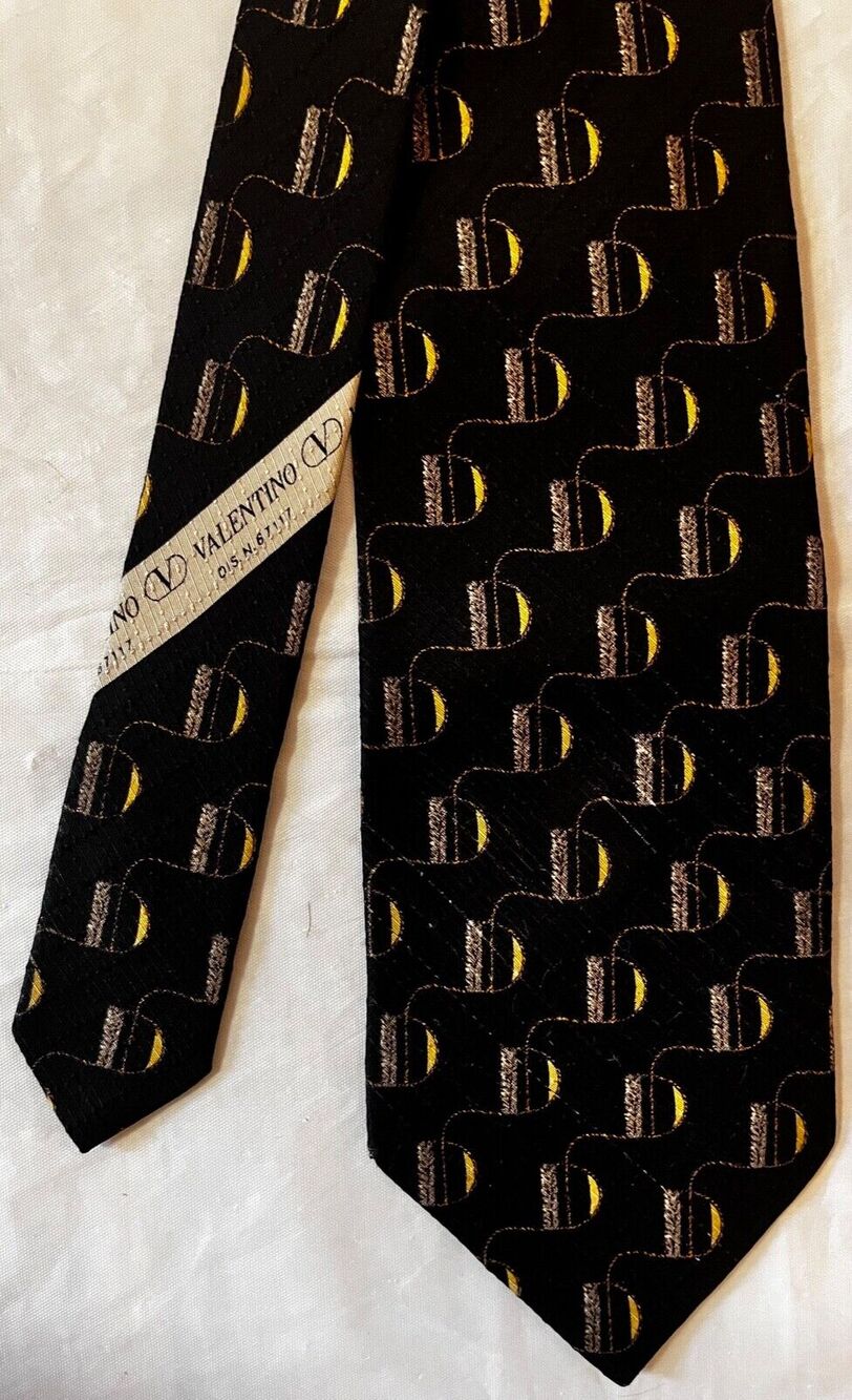 Valentino Cravatte Silk Tie ~ Black ~ Necktie~